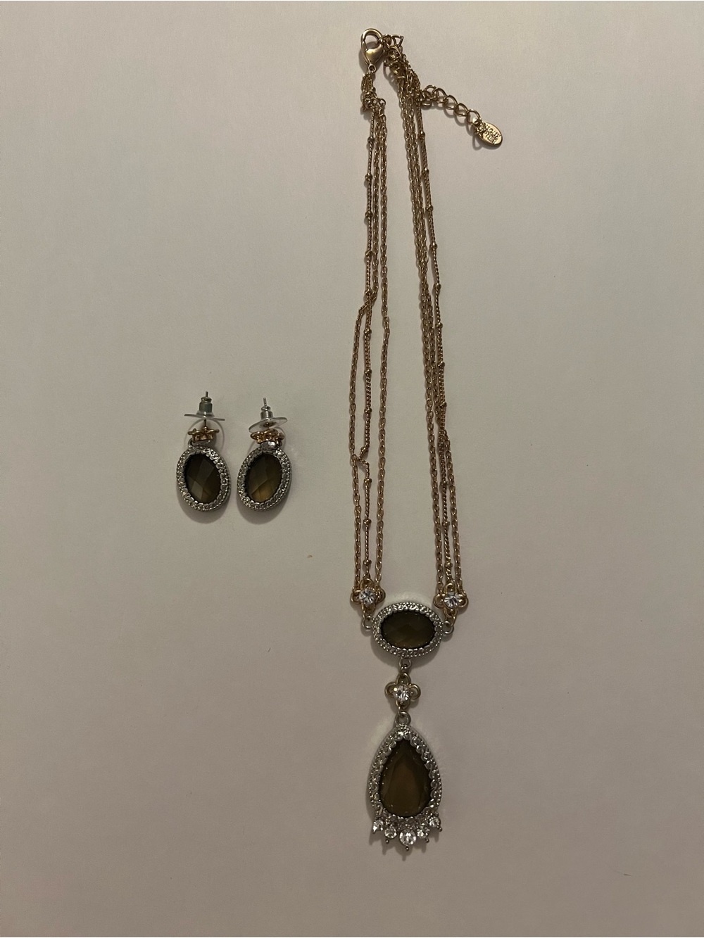 Bijoux Terner Vintage Gold-Tone Pendant Necklace with Matching Earrings